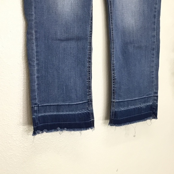 Kensie Ankle Jeans With Frayed Cuffs - Picture 3 of 6